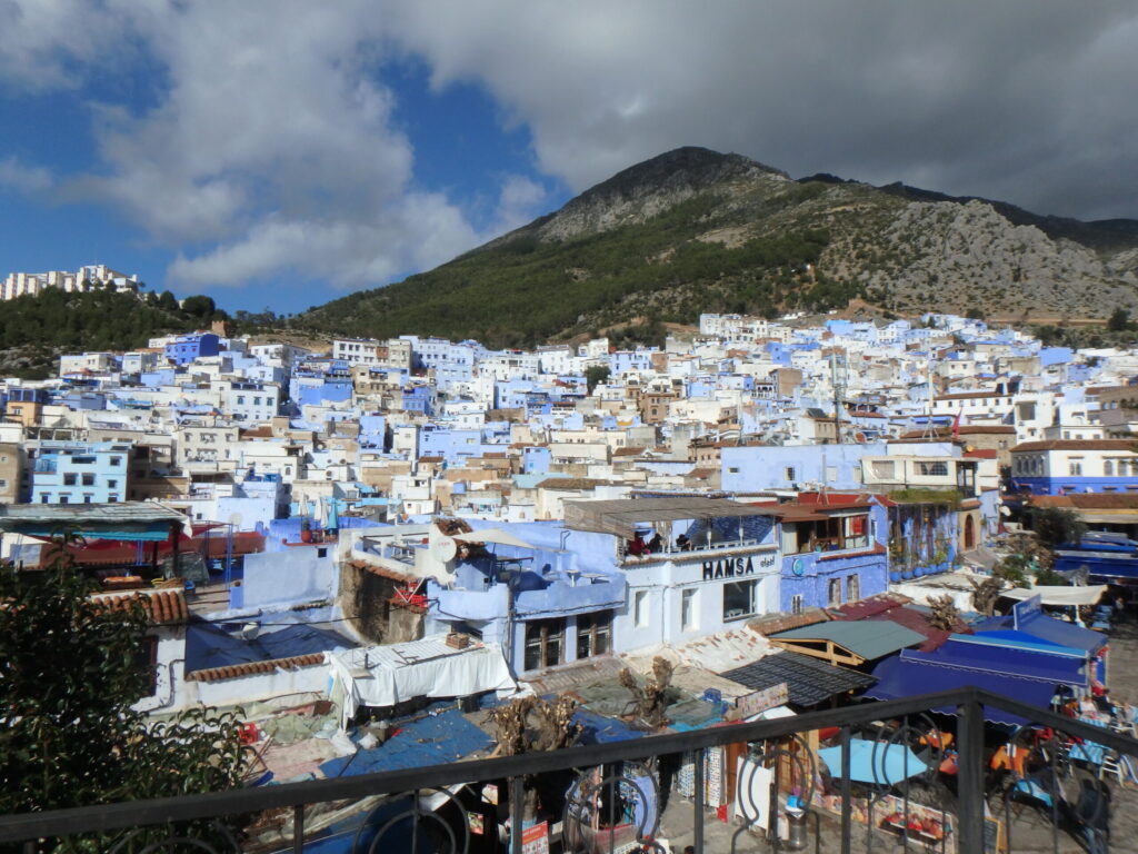 シャウエンの街並みを見渡す屋上からの景色