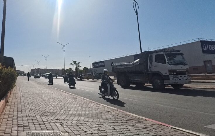 マラケシュ新市街ゲリズ地区の道路（Gueliz, Marrakech Morocco）