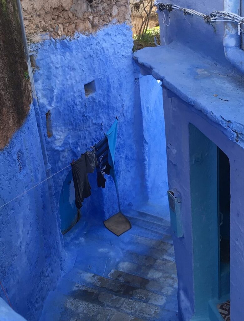 Chefchaouen 青い路地と建物の景色