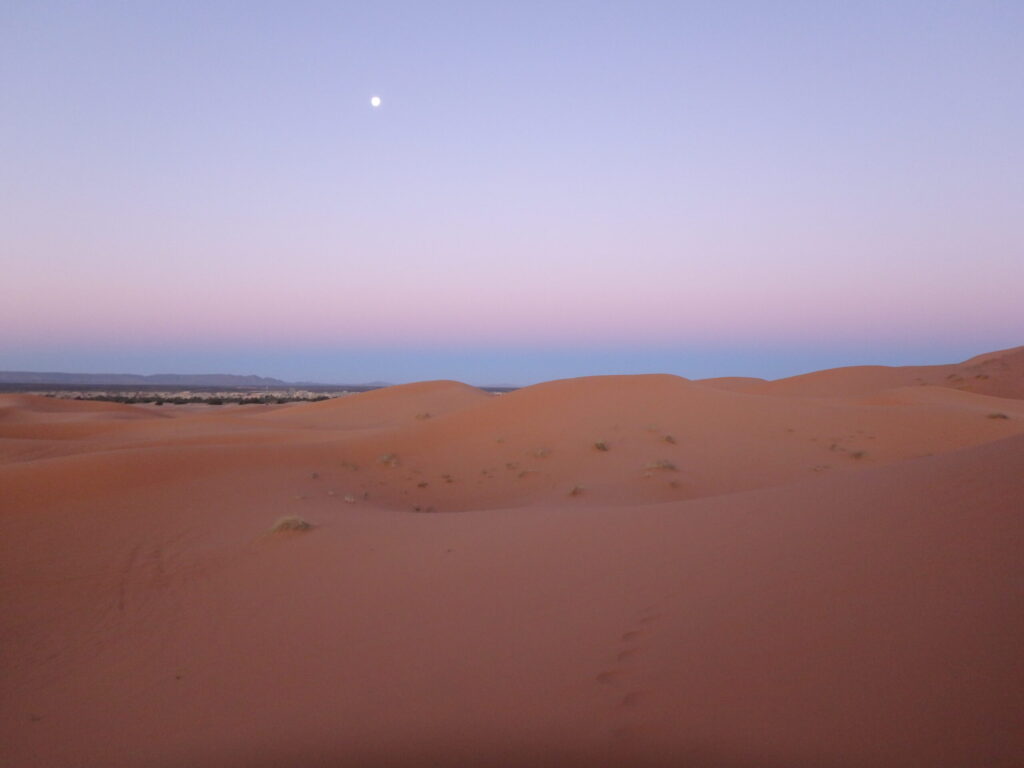 モロッコ・サハラ砂漠の砂丘｜Sahara Desert dunes in Morocco