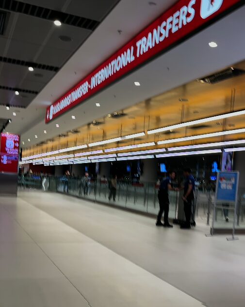 イスタンブール空港のInternational Transfers入口